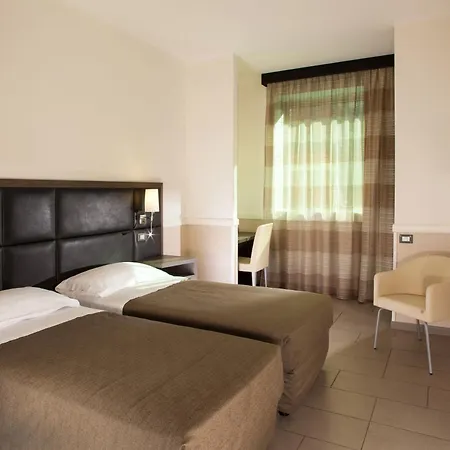Hotel Artis 4*
