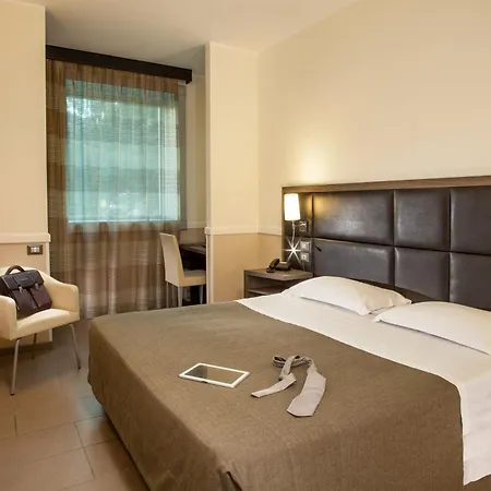 Hotel Artis 4*