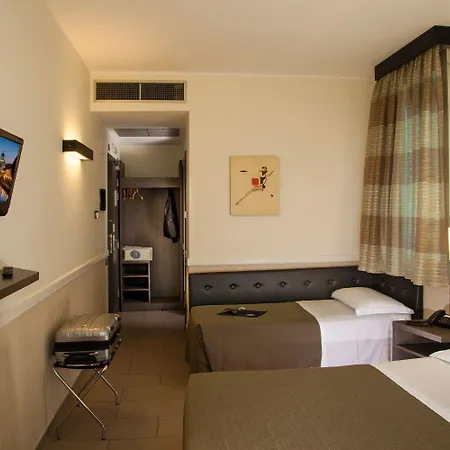 Artis Hotel 4*