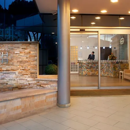 Artis Hotel