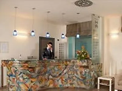 Artis Hotel 4*
