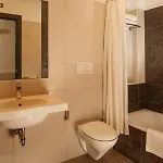Hotel Artis 4*