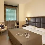 Hotel Artis 4*